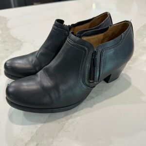 Natural Soul Kasta SideZip Heeled Ankle Booties Womens 8M DarkBrown Faux Leather